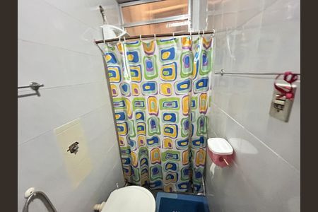 Casa à venda com 80m², 4 quartos e 2 vagasBanheiro da Suíte