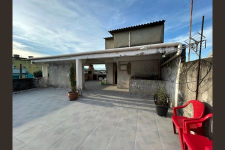 Casa à venda com 80m², 4 quartos e 2 vagasTerraço
