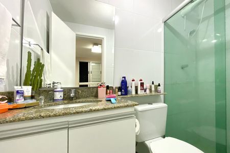 Apartamento à venda com 80m², 3 quartos e 2 vagasBanheiro da Suíte