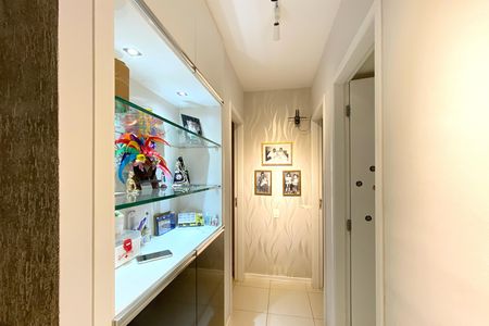 Apartamento à venda com 80m², 3 quartos e 2 vagasCorredor