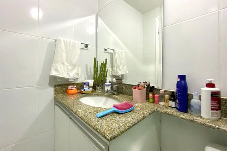 Apartamento à venda com 80m², 3 quartos e 2 vagasBanheiro da Suíte