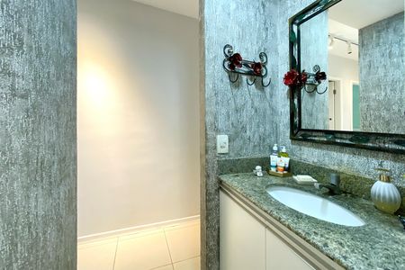 Apartamento à venda com 80m², 3 quartos e 2 vagasBanheiro