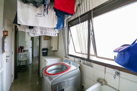 Apartamento à venda com 178m², 4 quartos e 4 vagas Apartamento à venda com 178m², 4 quartos e 4 vagasÁrea de Serviço