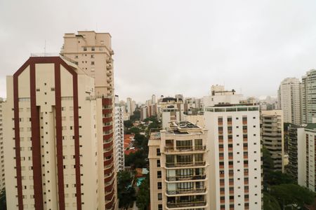 Apartamento à venda com 178m², 4 quartos e 4 vagas Apartamento à venda com 178m², 4 quartos e 4 vagasVaranda