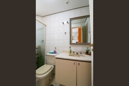 Apartamento à venda com 178m², 4 quartos e 4 vagas Apartamento à venda com 178m², 4 quartos e 4 vagasBanheiro da Suíte 1
