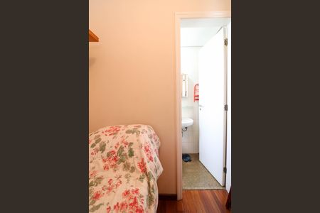 Apartamento à venda com 178m², 4 quartos e 4 vagas Apartamento à venda com 178m², 4 quartos e 4 vagasSuíte de Serviço