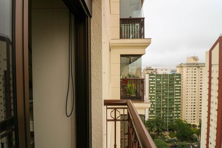 Apartamento à venda com 178m², 4 quartos e 4 vagas Apartamento à venda com 178m², 4 quartos e 4 vagasVaranda