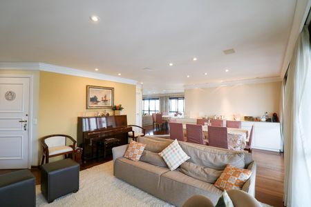 Apartamento à venda com 178m², 4 quartos e 4 vagas Apartamento à venda com 178m², 4 quartos e 4 vagasSala