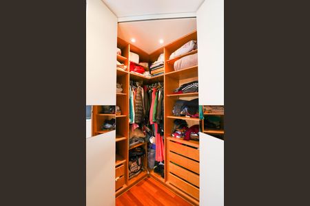 Apartamento à venda com 178m², 4 quartos e 4 vagas Apartamento à venda com 178m², 4 quartos e 4 vagasSuíte 2