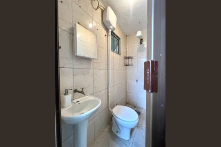 Banheiro de casa para alugar com 1 quarto, 38m² em Vila Miguel Vicente Cury, Campinas