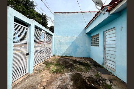 Casa para alugar com 38m², 1 quarto e 1 vaga Casa para alugar com 38m², 1 quarto e 1 vagaGaragem