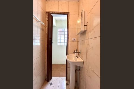 Casa para alugar com 38m², 1 quarto e 1 vaga Casa para alugar com 38m², 1 quarto e 1 vagaBanheiro