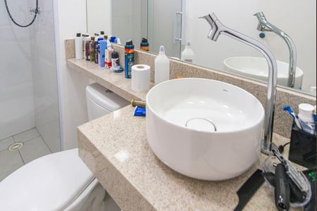 Apartamento à venda com 46m², 2 quartos e 1 vaga Apartamento à venda com 46m², 2 quartos e 1 vagaBanheiro