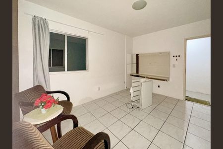 Apartamento para alugar com 2 quartos, 60m² em Serraria, São José