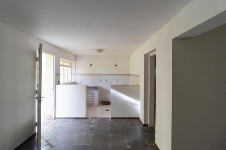 Casa à venda com 178m², 4 quartos e 3 vagas Casa à venda com 178m², 4 quartos e 3 vagasSala da casa 02