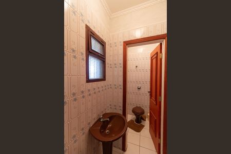 Casa à venda com 178m², 4 quartos e 3 vagas Casa à venda com 178m², 4 quartos e 3 vagasLavabo
