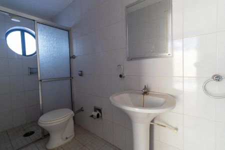 Casa à venda com 178m², 4 quartos e 3 vagas Casa à venda com 178m², 4 quartos e 3 vagasBanheiro da casa 02