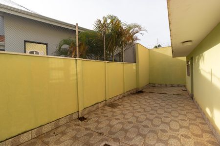 Casa à venda com 178m², 4 quartos e 3 vagas Casa à venda com 178m², 4 quartos e 3 vagasQuintal