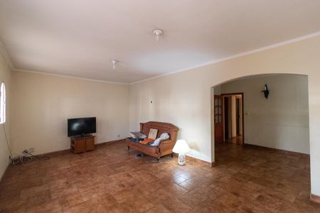 Casa à venda com 178m², 4 quartos e 3 vagas Casa à venda com 178m², 4 quartos e 3 vagasSalas