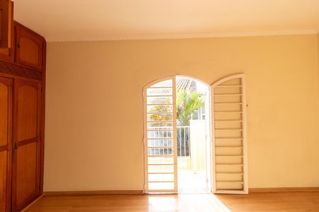 Casa à venda com 178m², 4 quartos e 3 vagas Casa à venda com 178m², 4 quartos e 3 vagasSuíte