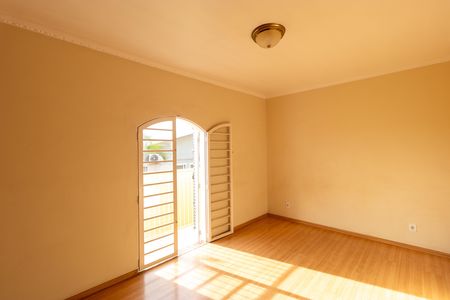 Casa à venda com 178m², 4 quartos e 3 vagas Casa à venda com 178m², 4 quartos e 3 vagasSuíte