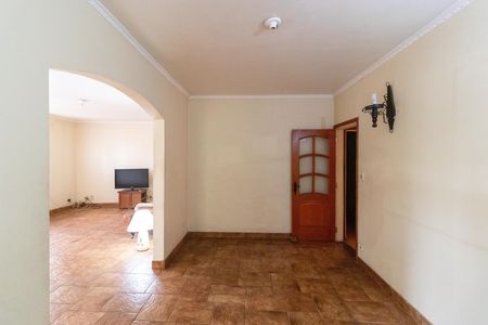 Casa à venda com 178m², 4 quartos e 3 vagas Casa à venda com 178m², 4 quartos e 3 vagasSalas