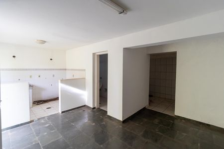 Casa à venda com 178m², 4 quartos e 3 vagas Casa à venda com 178m², 4 quartos e 3 vagasSala da casa 02