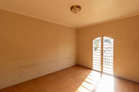 Casa à venda com 178m², 4 quartos e 3 vagas Casa à venda com 178m², 4 quartos e 3 vagasQuarto 02