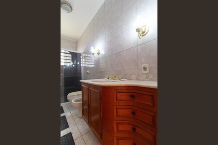 Casa à venda com 178m², 4 quartos e 3 vagas Casa à venda com 178m², 4 quartos e 3 vagasBanheiro da Suíte