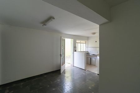 Casa à venda com 178m², 4 quartos e 3 vagas Casa à venda com 178m², 4 quartos e 3 vagasSala da casa 02