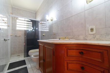 Casa à venda com 178m², 4 quartos e 3 vagas Casa à venda com 178m², 4 quartos e 3 vagasBanheiro da Suíte