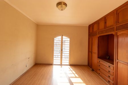 Casa à venda com 178m², 4 quartos e 3 vagas Casa à venda com 178m², 4 quartos e 3 vagasQuarto 02
