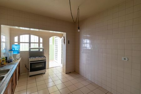 Casa à venda com 178m², 4 quartos e 3 vagas Casa à venda com 178m², 4 quartos e 3 vagasCozinha