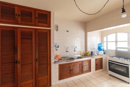 Casa à venda com 178m², 4 quartos e 3 vagas Casa à venda com 178m², 4 quartos e 3 vagasCozinha