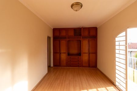 Casa à venda com 178m², 4 quartos e 3 vagas Casa à venda com 178m², 4 quartos e 3 vagasSuíte
