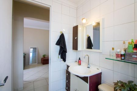 Apartamento à venda com 68m², 2 quartos e 1 vaga Apartamento à venda com 68m², 2 quartos e 1 vagaBanheiro