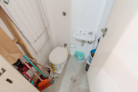 Apartamento à venda com 61m², 3 quartos e 1 vaga Apartamento à venda com 61m², 3 quartos e 1 vagaBanheiro de serviço