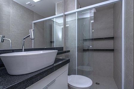 banheiro social_1 de apartamento para alugar com 2 quartos, 34m² em Ipiranga, São Paulo