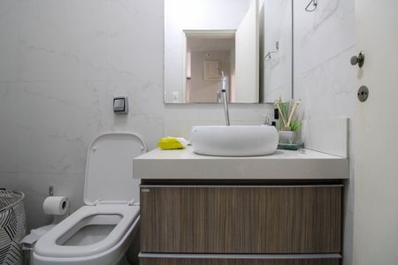 Casa à venda com 285m², 3 quartos e 2 vagas Casa à venda com 285m², 3 quartos e 2 vagasBanheiro 1