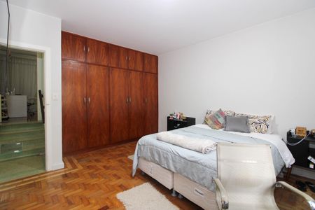 Casa à venda com 285m², 3 quartos e 2 vagas Casa à venda com 285m², 3 quartos e 2 vagasSuíte