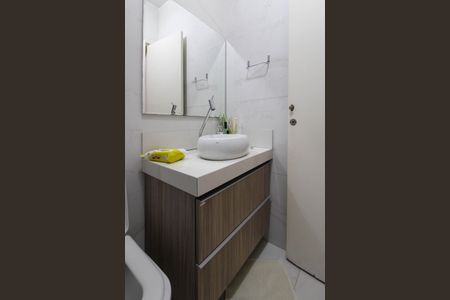 Casa à venda com 285m², 3 quartos e 2 vagas Casa à venda com 285m², 3 quartos e 2 vagasBanheiro 1