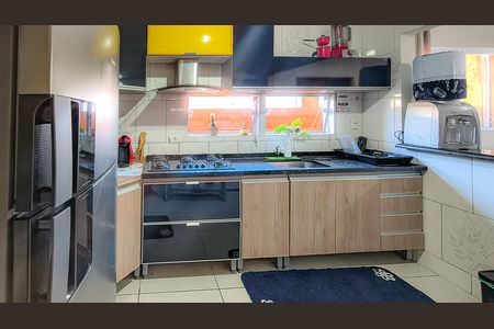 Casa para alugar com 230m², 3 quartos e 2 vagas Casa para alugar com 230m², 3 quartos e 2 vagasCozinha