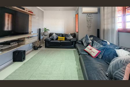 Casa para alugar com 230m², 3 quartos e 2 vagas Casa para alugar com 230m², 3 quartos e 2 vagasSala