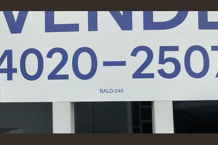Casa à venda com 104m², 2 quartos e 2 vagas Casa à venda com 104m², 2 quartos e 2 vagasPlaca