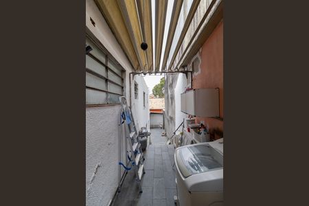 Casa à venda com 104m², 2 quartos e 2 vagas Casa à venda com 104m², 2 quartos e 2 vagasCorredor