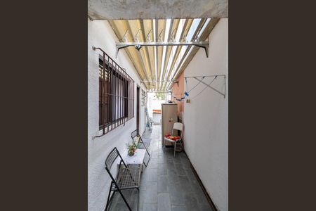 Casa à venda com 104m², 2 quartos e 2 vagas Casa à venda com 104m², 2 quartos e 2 vagasCorredor