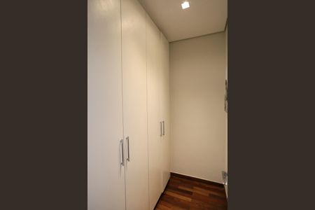 Apartamento à venda com 380m², 5 quartos e 6 vagas Apartamento à venda com 380m², 5 quartos e 6 vagasCloset da suíte 1