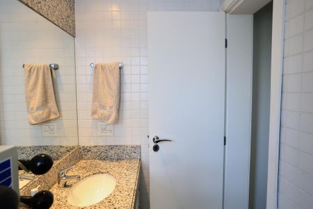 Apartamento à venda com 380m², 5 quartos e 6 vagas Apartamento à venda com 380m², 5 quartos e 6 vagasBanheiro