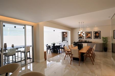 Apartamento à venda com 380m², 5 quartos e 6 vagas Apartamento à venda com 380m², 5 quartos e 6 vagasSala