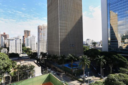 Apartamento à venda com 380m², 5 quartos e 6 vagas Apartamento à venda com 380m², 5 quartos e 6 vagasVista da Suíte master